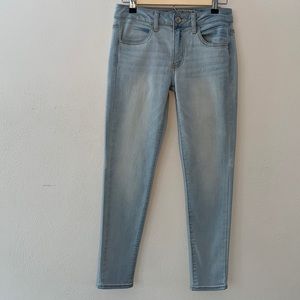 American Eagle Super Stretch mid rise jegging, size 4 short